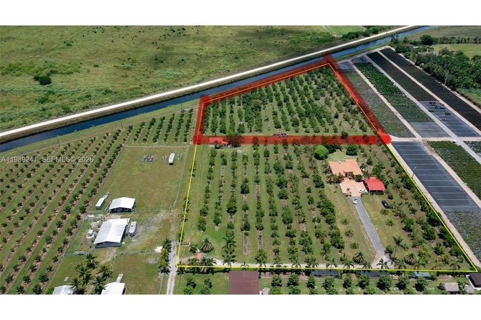 5 acres in red