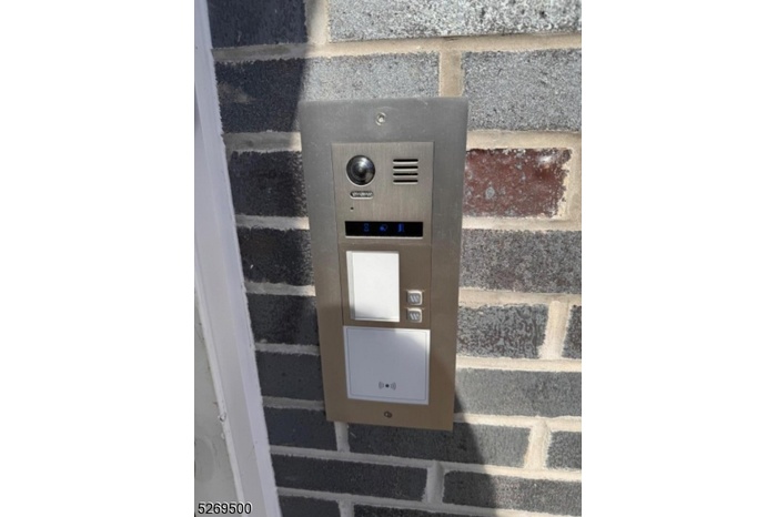 Electronic doorbell