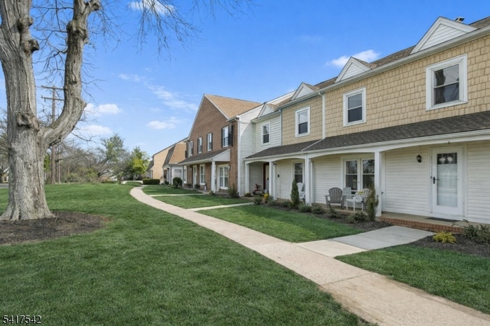 5 Miles of Walking Paths!