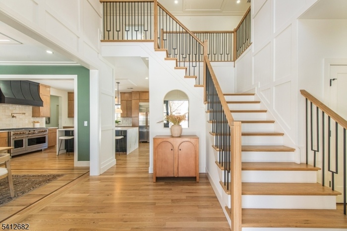 2-Story Foyer