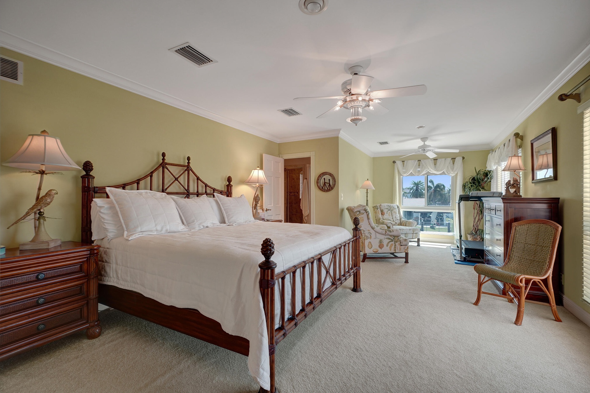 Upstairs Master suite
