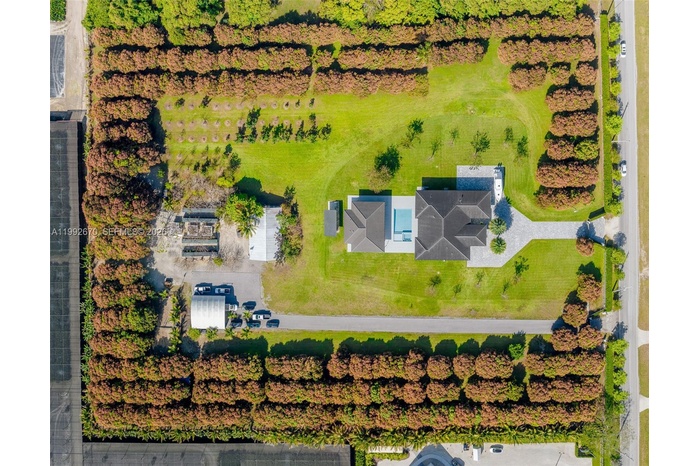 Hacienda Moderna - 7.5 Acres