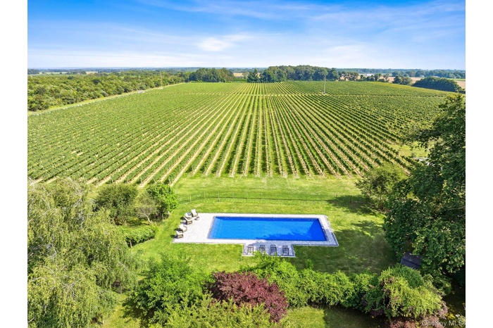 2600 Oregon Road, Mattituck