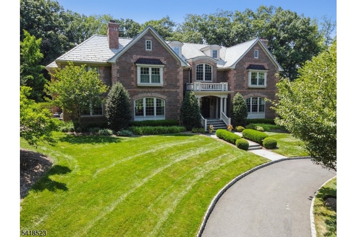 Magnificent 7 Bedroom Home