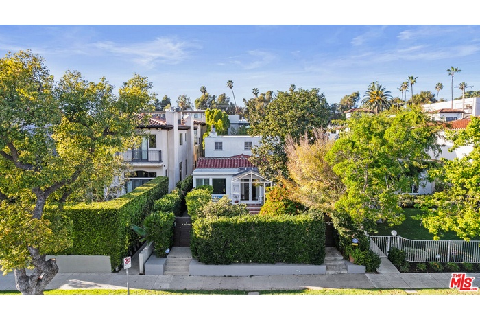 Front facing shot of property