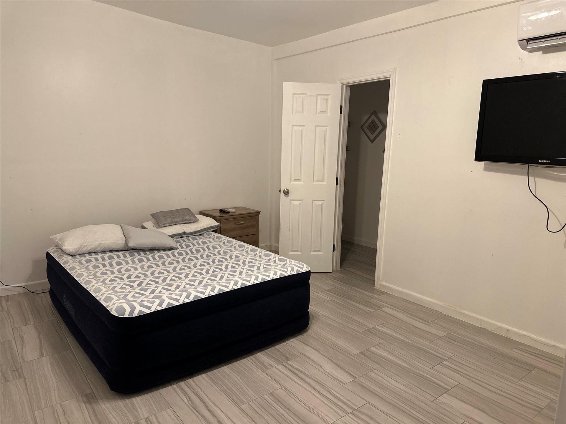 Bedroom in-law quarter