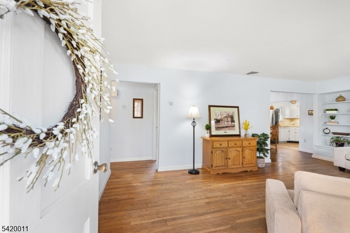 Welcome to 12 Crestwood Dr