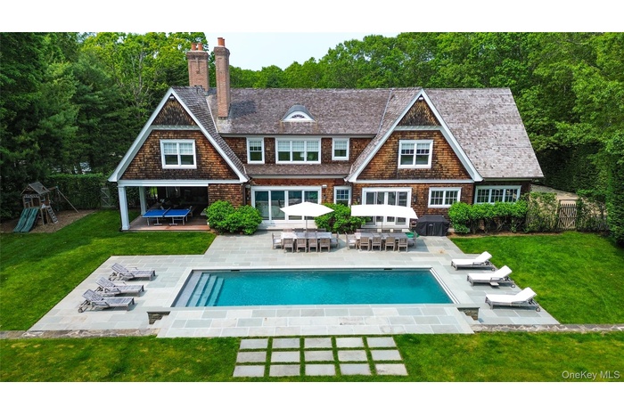 Seamless indoor outdoor living