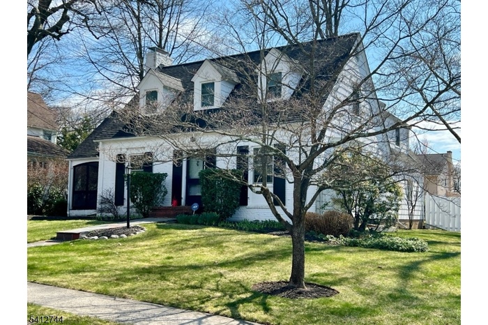 Coming Soon: 1430 Chetwynd Ave