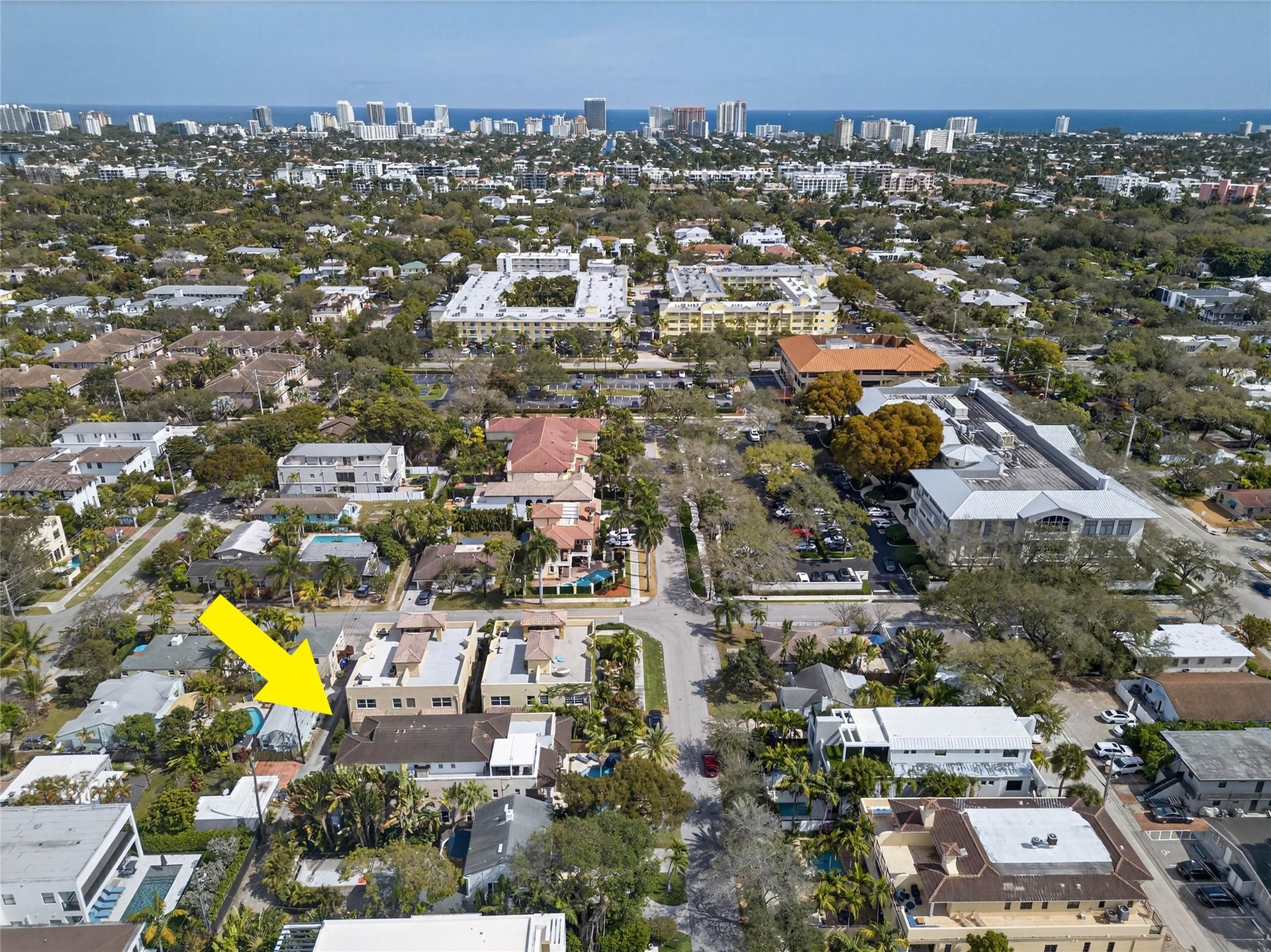 Victoria Park Townhome walking distance (10min) to Las Olas