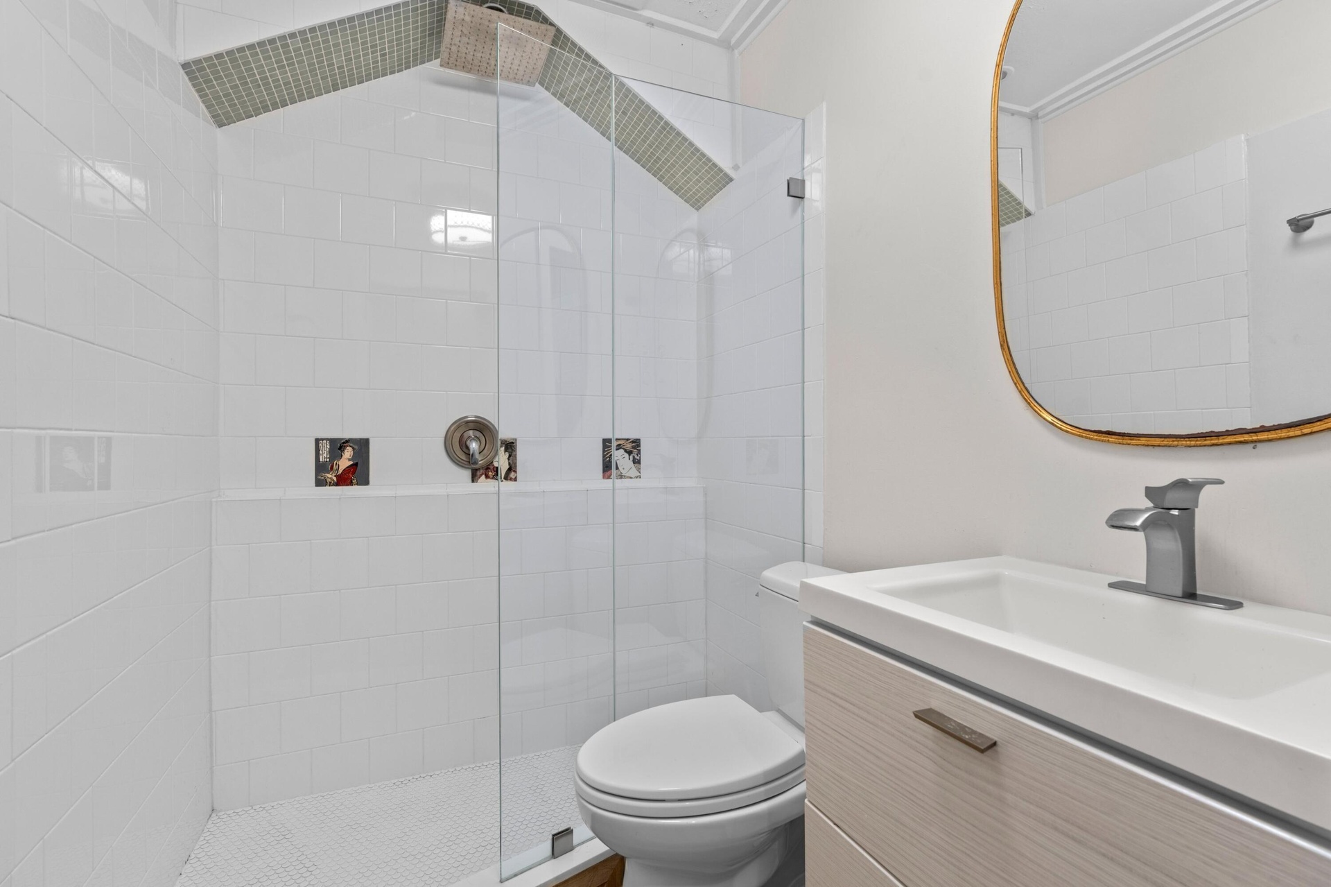 Guest suite bathroom.
