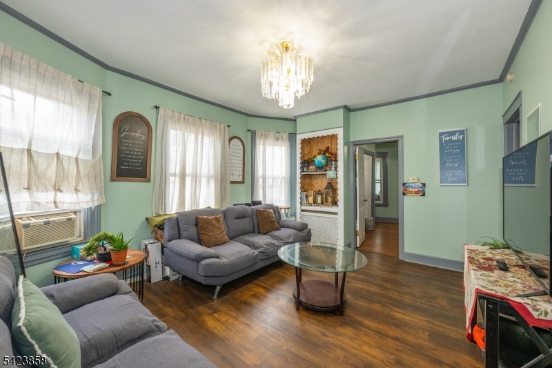 1st floor Living Room