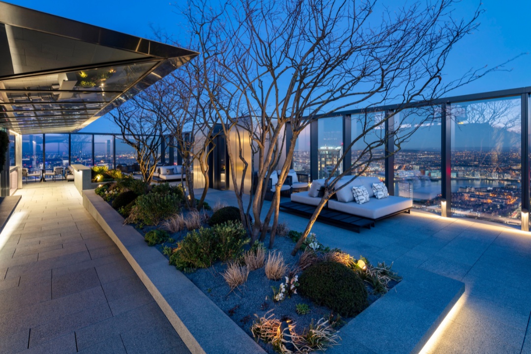 South Quay Plaza - Resident's Amenities | Terrace
