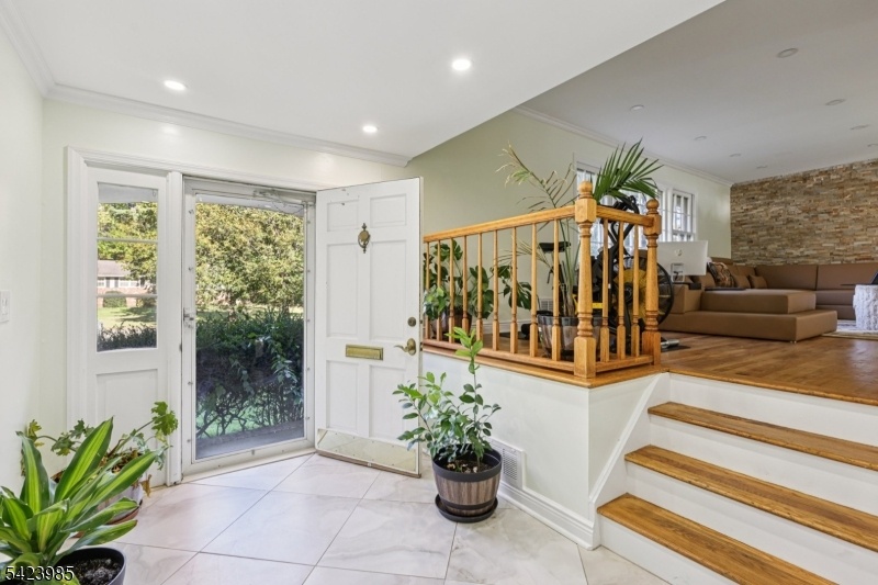Gorgeous Inviting Foyer