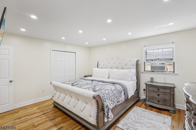 Primary BR w/Large Closets