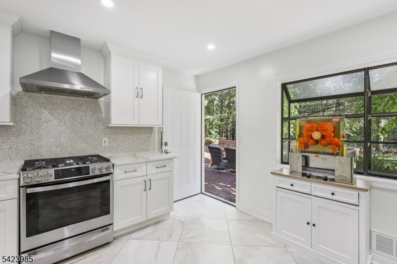 Kitchen to Outside Deck