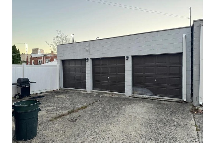 3 Car Garage