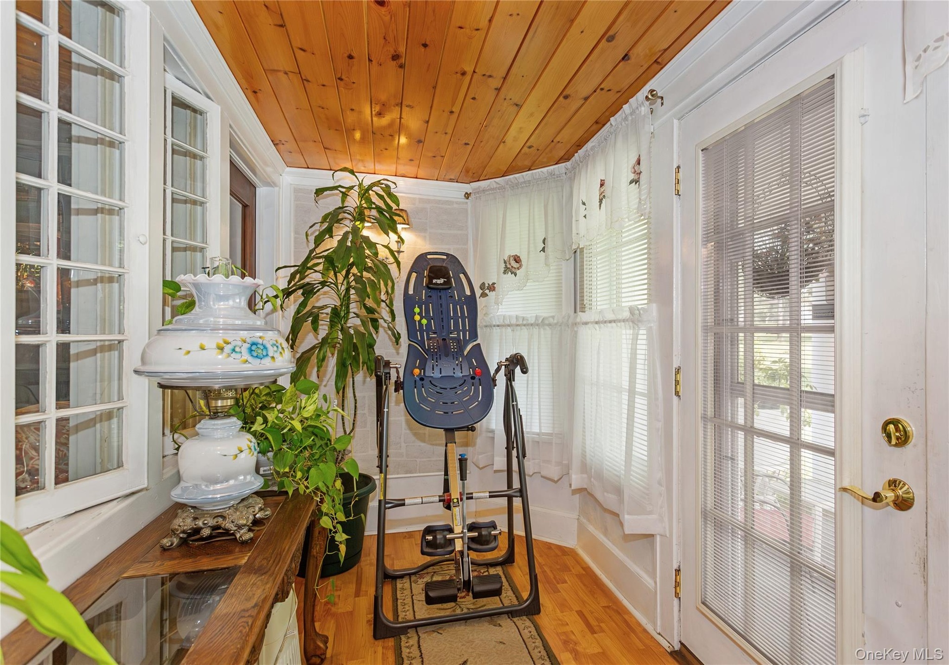 Entry/Foyer