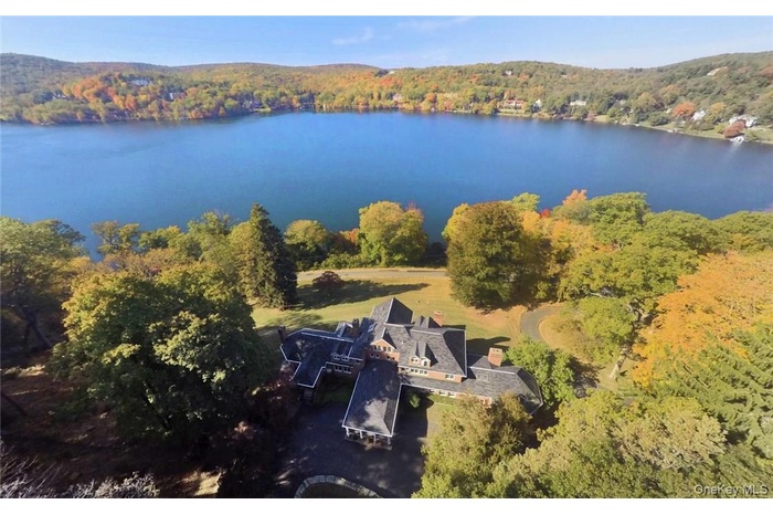 Close proximity to sparkling Tuxedo Lake
