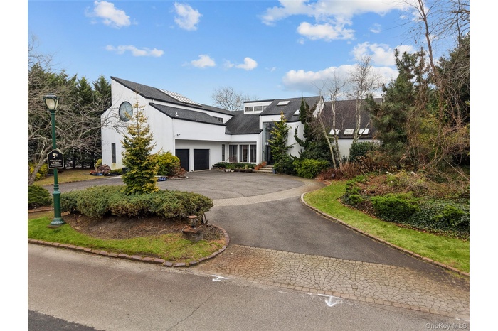 CONTEMPORARY OVER 5300 SQFT
