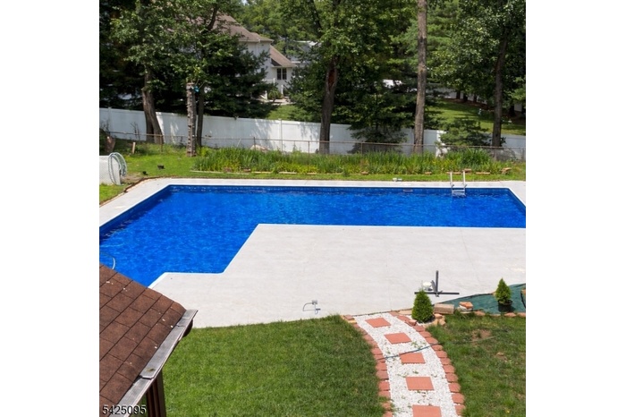 Inground Pool, L-Shaped