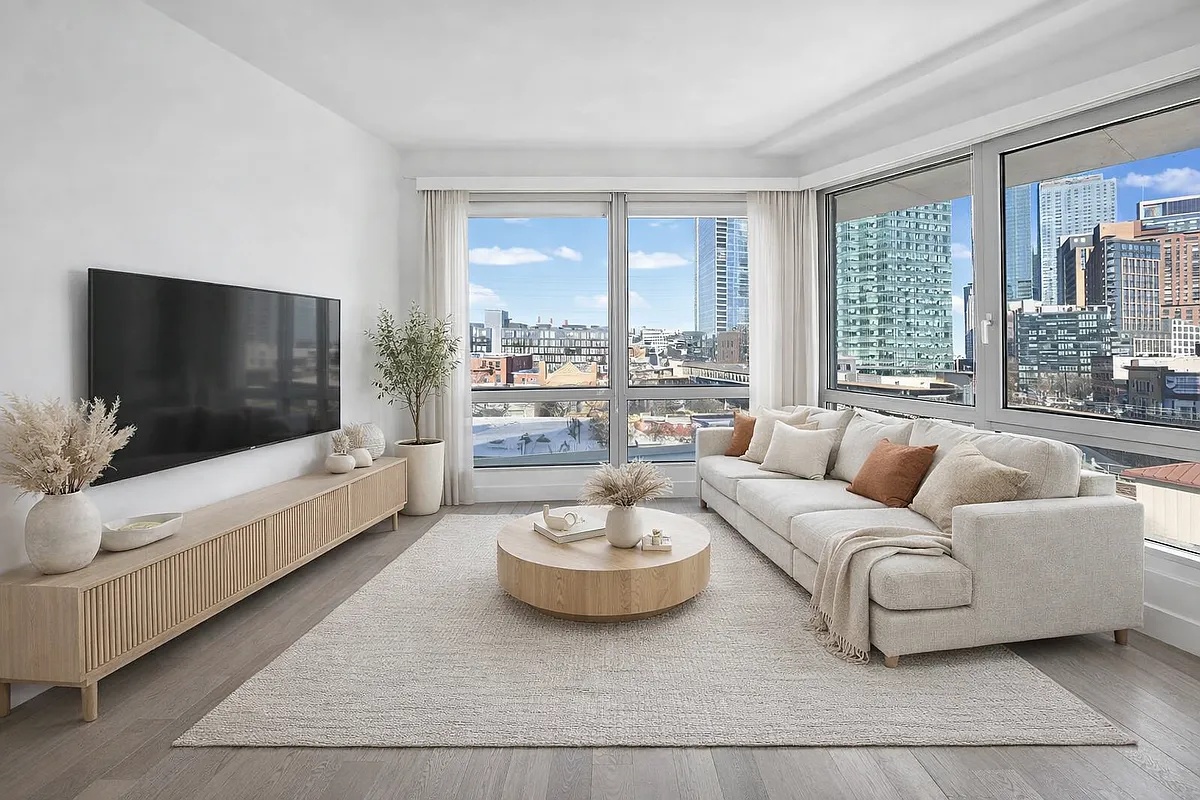 22-43 Jackson Avenue 8-F Court Square Queens NY 11101