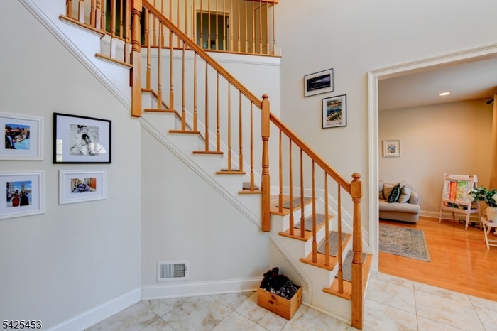 Foyer / Staircase
