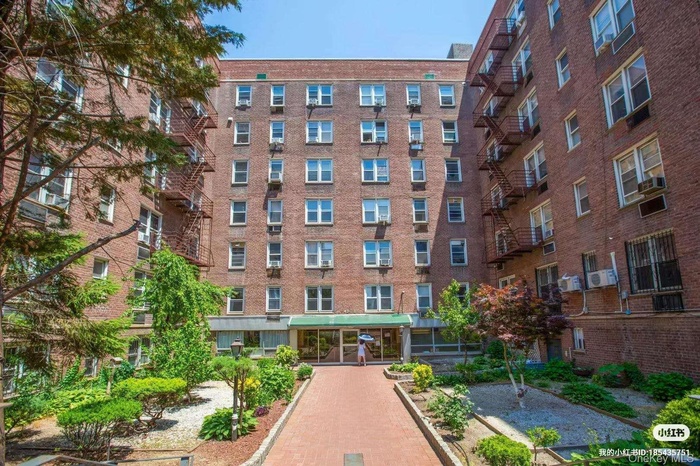 View of apartment building / complex