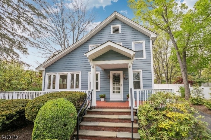 Franklin Lakes Colonial