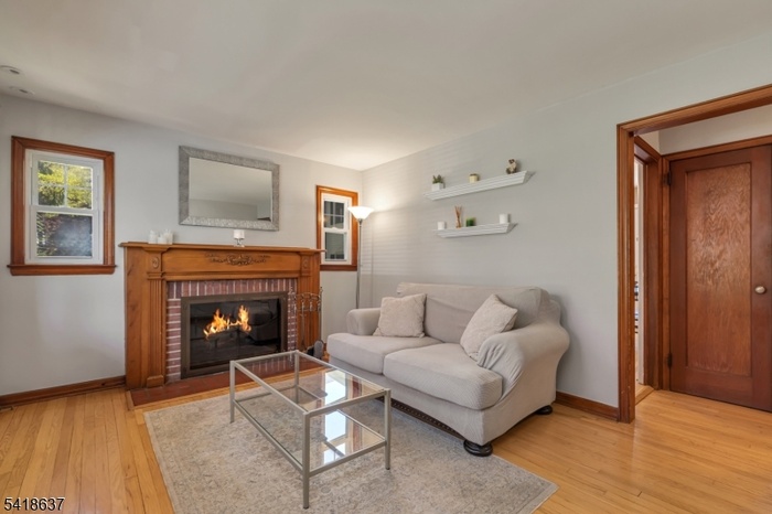 LIVING ROOM W/ FIREPLACE