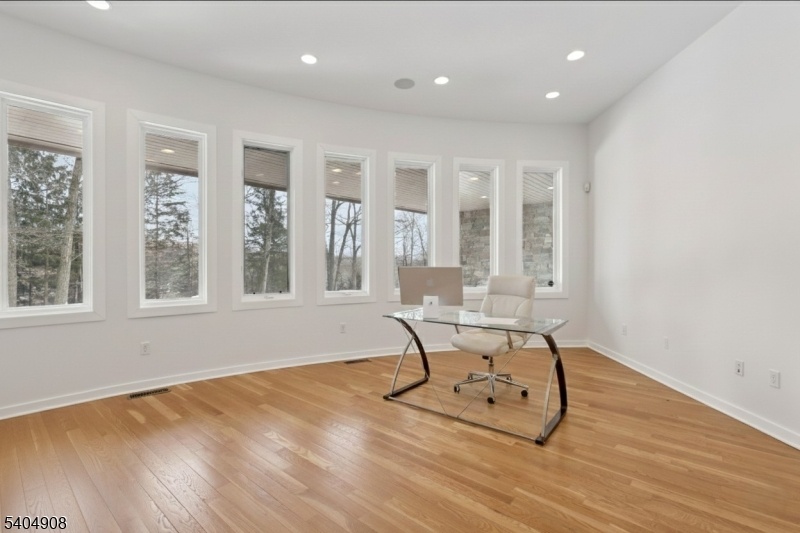 1st Floor Office