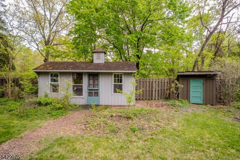studio/workshop outbuilding