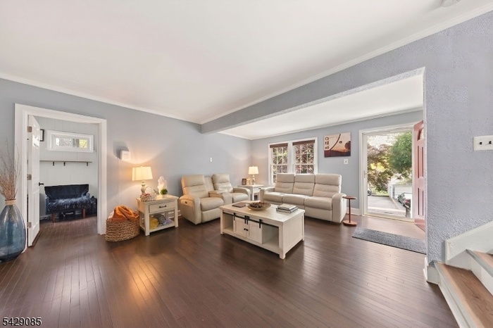 Living room to spare room