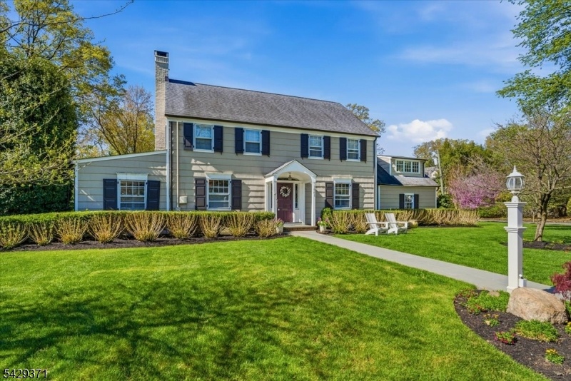 1061 Wychwood