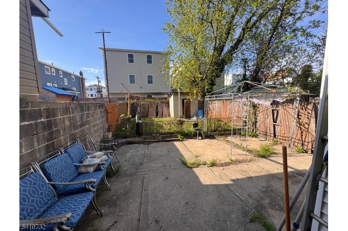 321 S 5th