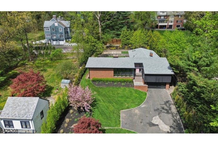 Iconic Mid-Century Modern