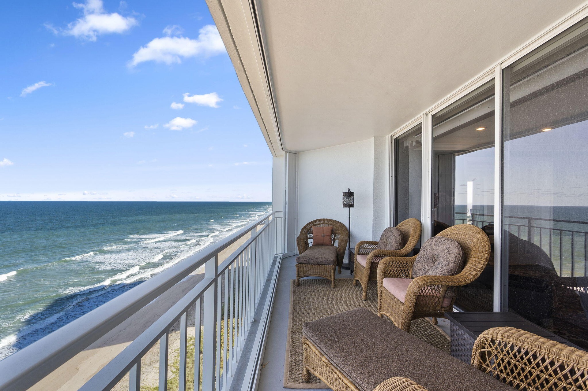 4 BALCONIES