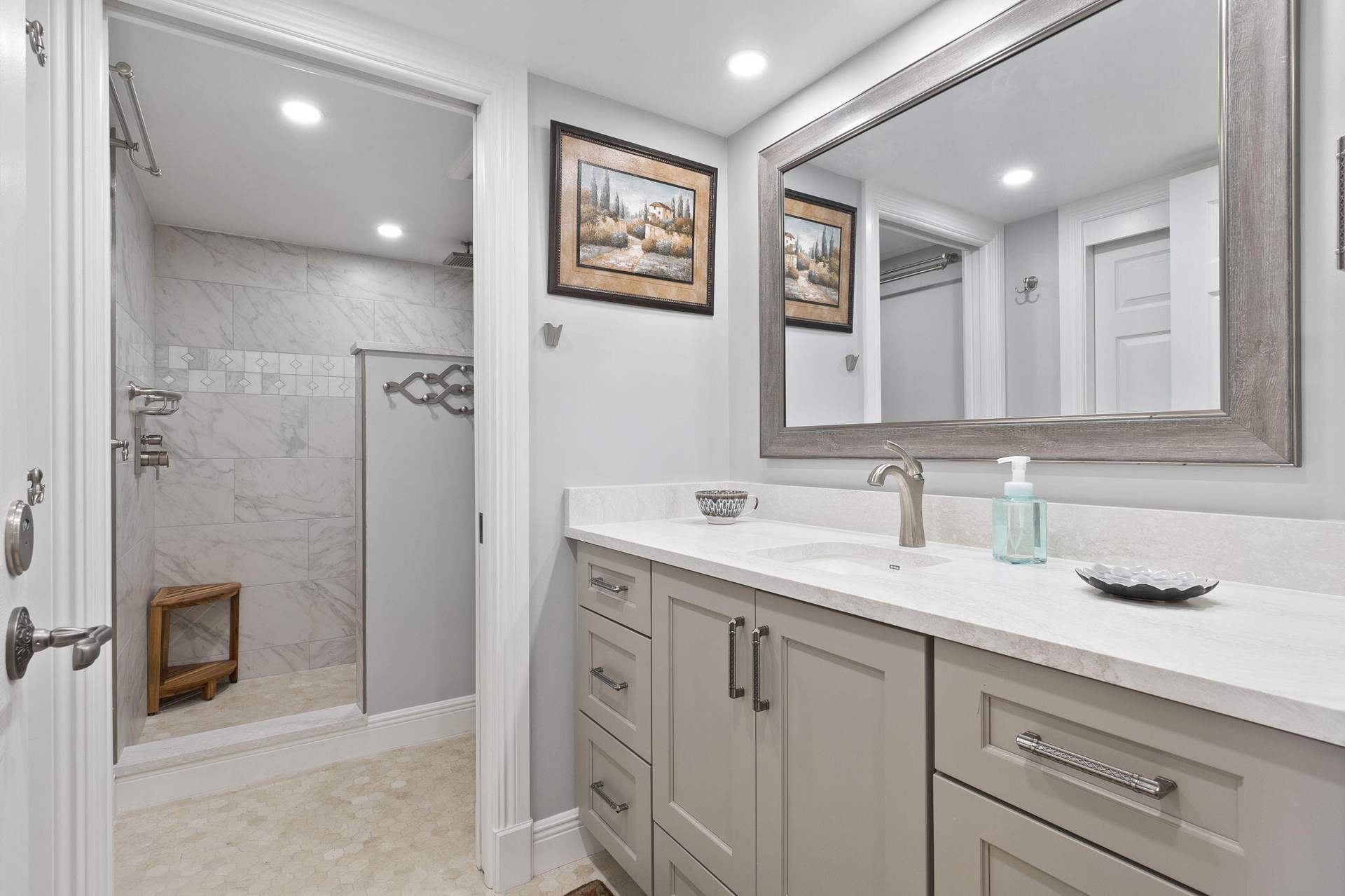 GUEST BATH 1