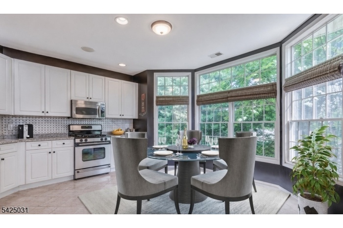 Eat In Kitchen