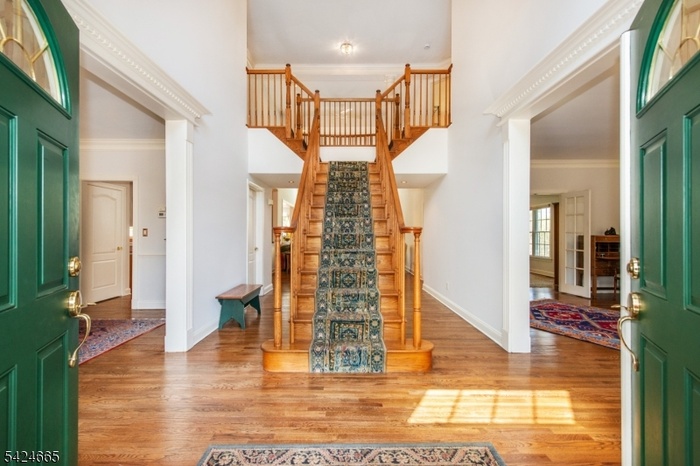 TWO-STORY GRAND FOYER