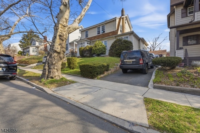 Front showing driveway