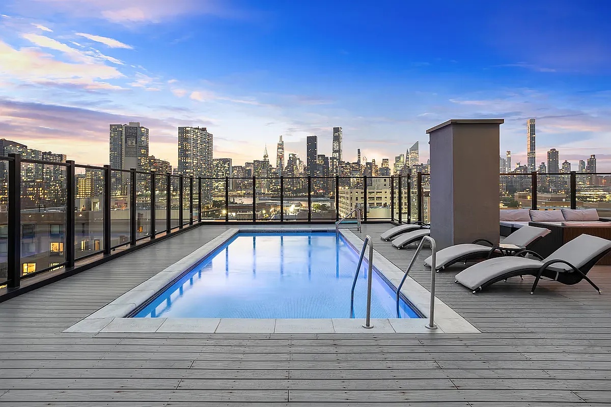 11-12 44th Drive 2-A Long Island City Queens NY 11101