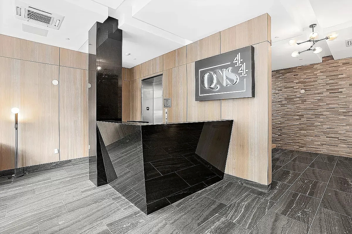 11-12 44th Drive 2-A Long Island City Queens NY 11101