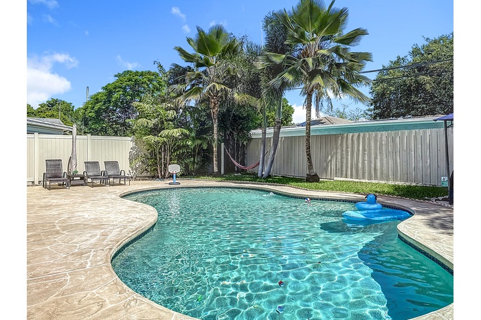 Private pool