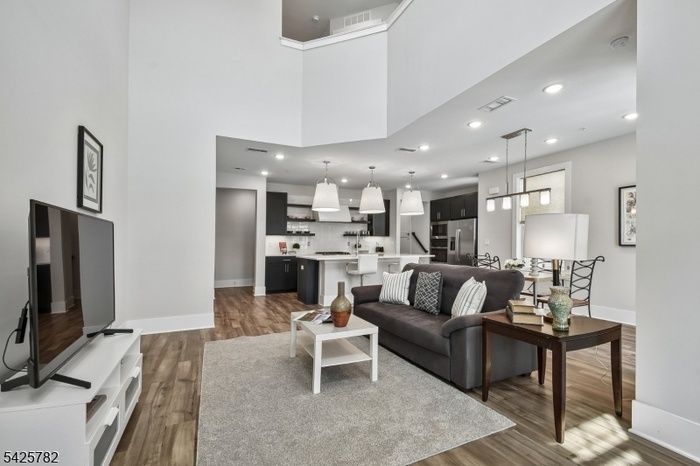 LIVING ROOM / KITCHEN