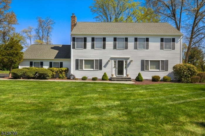 BEAUTIFUL CURB APPEAL