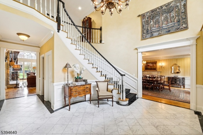 Grand 2-Story Entrance Hall