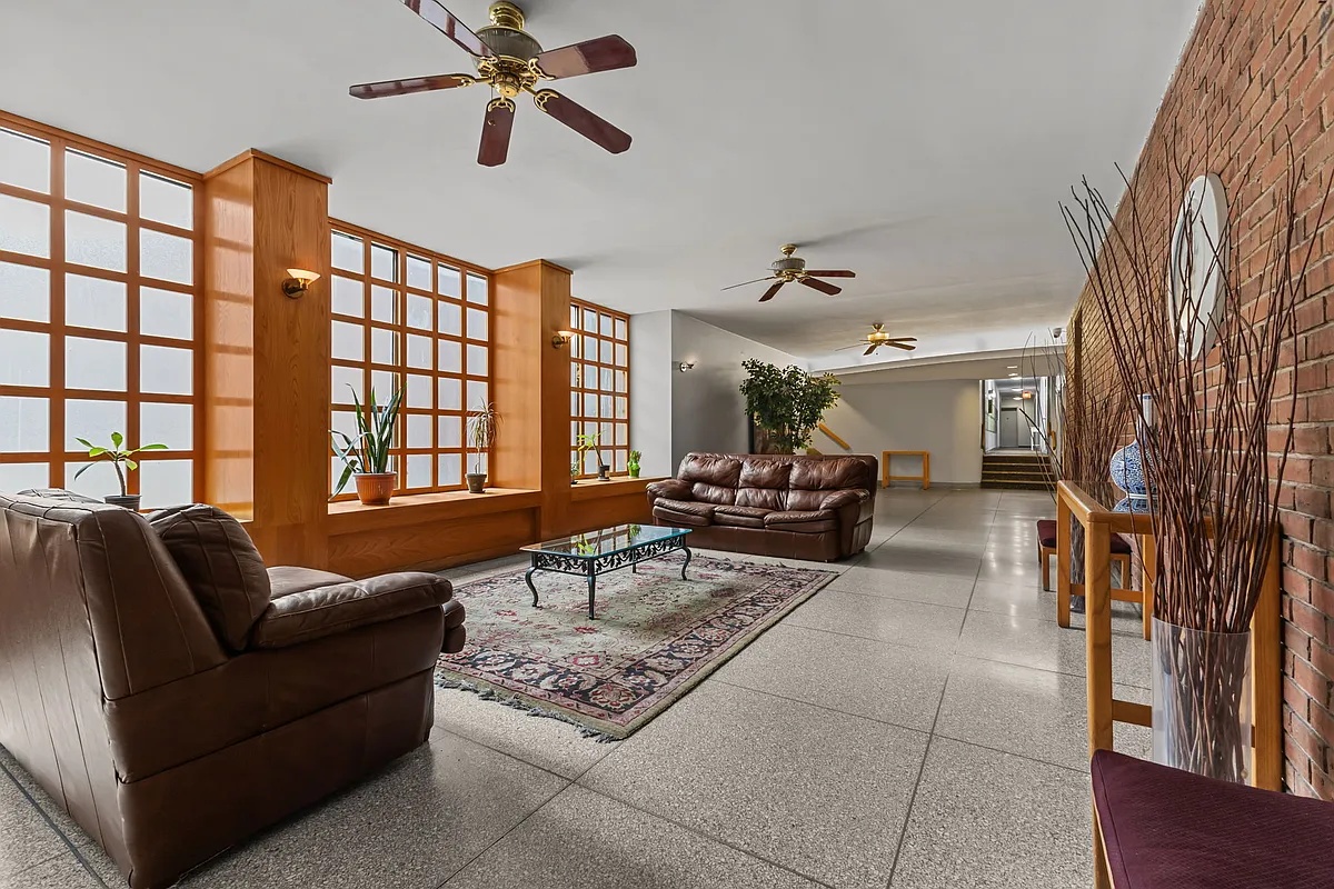 350 East 30th Street 3-W Kips Bay New York NY 10016