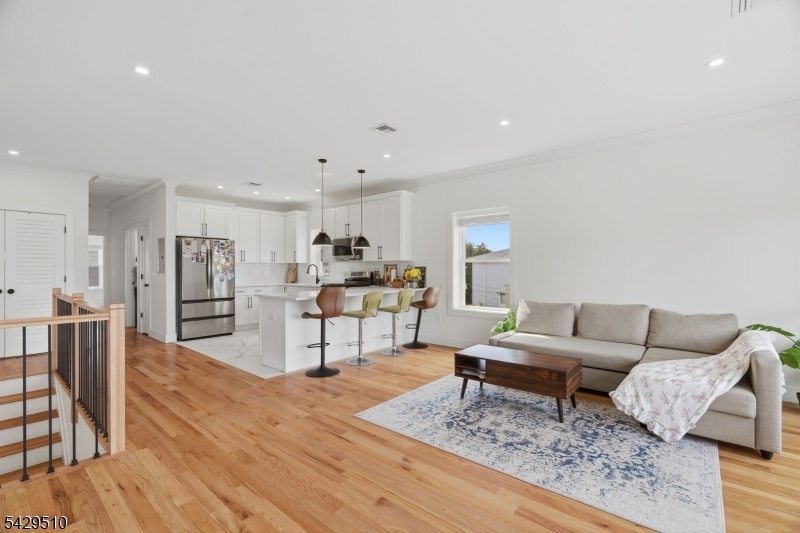 Fl2 - Living Room
