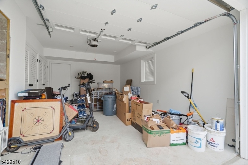 Fl1 - Garage